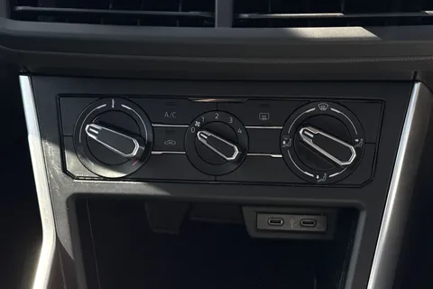 MJ72LNG Volkswagen Polo 1.0 TSI Life 5dr **REAR CAMERA** Thumbnail #21