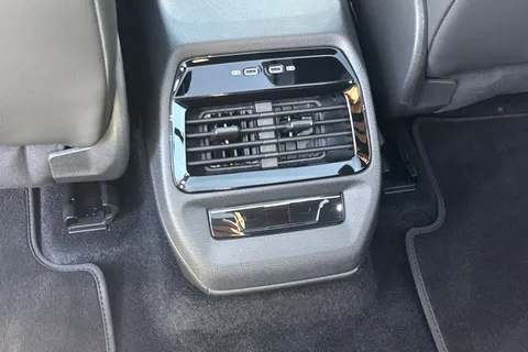 DA25BSU Volkswagen ID.5 128kW Max Pro 77kWh 5dr Auto | Rear Camera | ACC Thumbnail #31