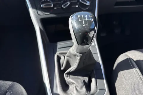 MJ72LNG Volkswagen Polo 1.0 TSI Life 5dr **REAR CAMERA** Thumbnail #32