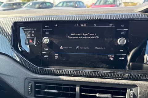 MJ72LNG Volkswagen Polo 1.0 TSI Life 5dr **REAR CAMERA** Thumbnail #34