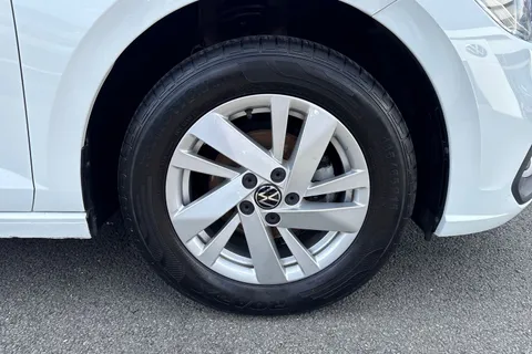DG71AYY Volkswagen Polo 1.0 TSI Life 5dr Thumbnail #10