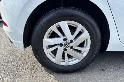 DG71AYY Volkswagen Polo 1.0 TSI Life 5dr Thumbnail #11