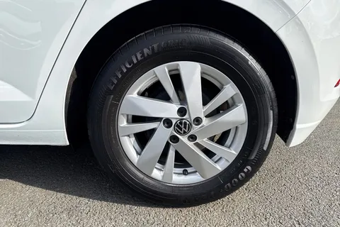 DG71AYY Volkswagen Polo 1.0 TSI Life 5dr Thumbnail #12