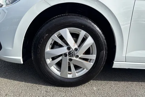 DG71AYY Volkswagen Polo 1.0 TSI Life 5dr Thumbnail #13