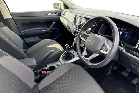 DG71AYY Volkswagen Polo 1.0 TSI Life 5dr Thumbnail #14