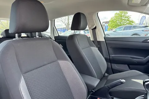 DG71AYY Volkswagen Polo 1.0 TSI Life 5dr Thumbnail #24