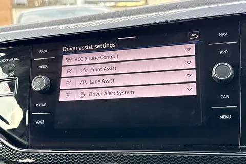 DG71AYY Volkswagen Polo 1.0 TSI Life 5dr Thumbnail #32