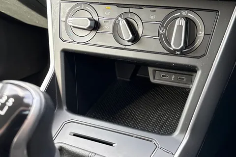 DG71AYY Volkswagen Polo 1.0 TSI Life 5dr Thumbnail #33