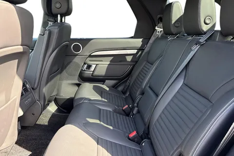 4 of 51 for Land Rover Discovery 3.0 D350 Dynamic HSE 5dr