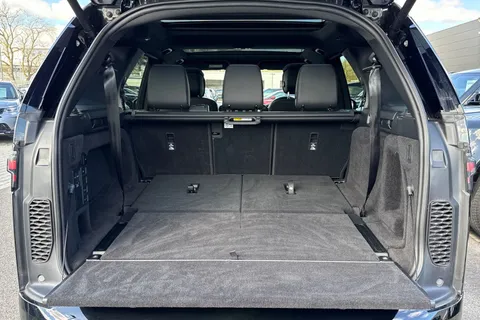 11 of 51 for Land Rover Discovery 3.0 D350 Dynamic HSE 5dr