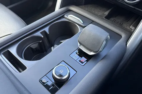 14 of 51 for Land Rover Discovery 3.0 D350 Dynamic HSE 5dr