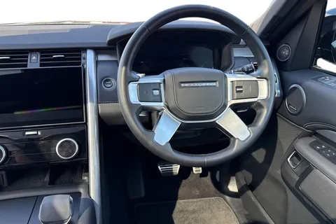 16 of 51 for Land Rover Discovery 3.0 D350 Dynamic HSE 5dr