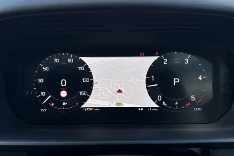 17 of 51 for Land Rover Discovery 3.0 D350 Dynamic HSE 5dr