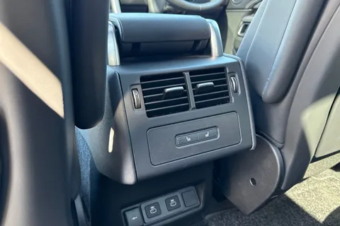 19 of 51 for Land Rover Discovery 3.0 D350 Dynamic HSE 5dr