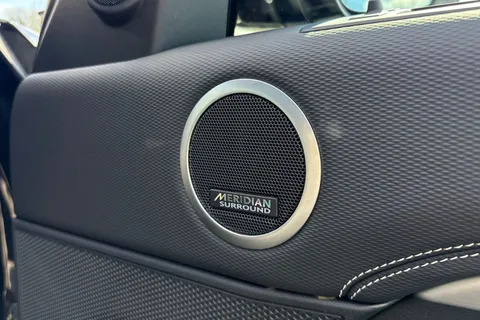 26 of 51 for Land Rover Discovery 3.0 D350 Dynamic HSE 5dr