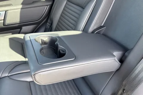 36 of 51 for Land Rover Discovery 3.0 D350 Dynamic HSE 5dr