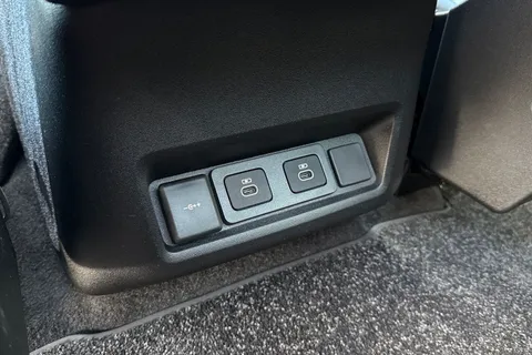 38 of 51 for Land Rover Discovery 3.0 D350 Dynamic HSE 5dr