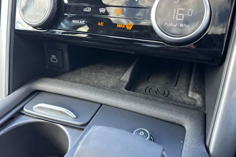 49 of 51 for Land Rover Discovery 3.0 D350 Dynamic HSE 5dr