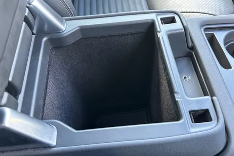 50 of 51 for Land Rover Discovery 3.0 D350 Dynamic HSE 5dr