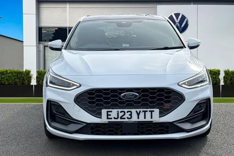 EJ23YTT Ford Focus 2.3T EcoBoost ST Auto Euro 6 (s/s) 5dr Thumbnail #6