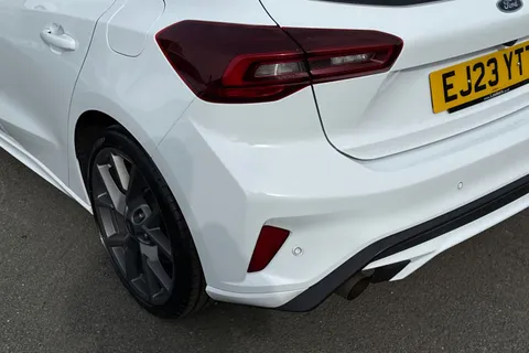 EJ23YTT Ford Focus 2.3T EcoBoost ST Auto Euro 6 (s/s) 5dr Thumbnail #8