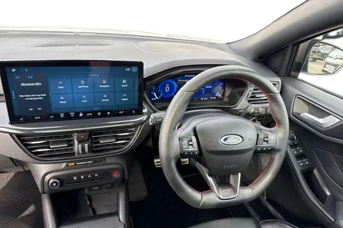 18 of 48 for Ford Focus 2.3T EcoBoost ST Auto Euro 6 (s/s) 5dr