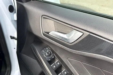 21 of 48 for Ford Focus 2.3T EcoBoost ST Auto Euro 6 (s/s) 5dr