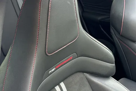 37 of 48 for Ford Focus 2.3T EcoBoost ST Auto Euro 6 (s/s) 5dr