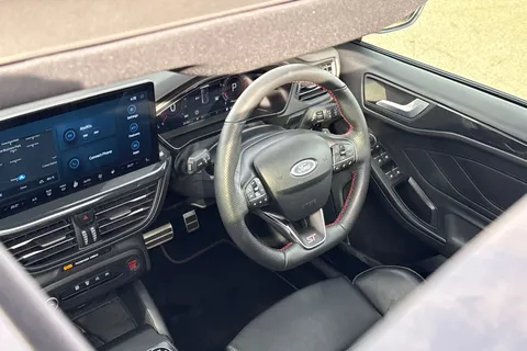 40 of 48 for Ford Focus 2.3T EcoBoost ST Auto Euro 6 (s/s) 5dr