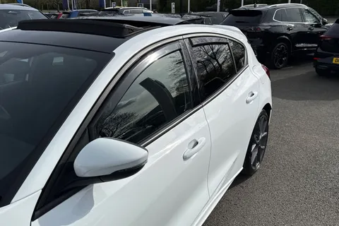 41 of 48 for Ford Focus 2.3T EcoBoost ST Auto Euro 6 (s/s) 5dr