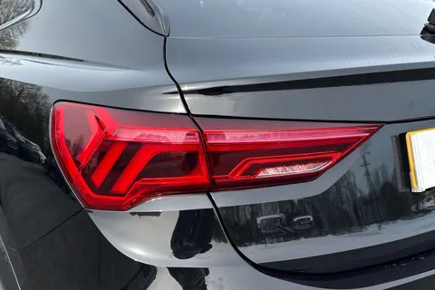 PK24OGV Audi Q3 Black Edition 35 TFSI 150 PS S tronic Thumbnail #8