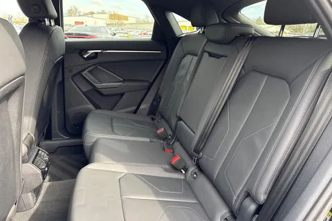 PK24OGV Audi Q3 Black Edition 35 TFSI 150 PS S tronic Thumbnail #19