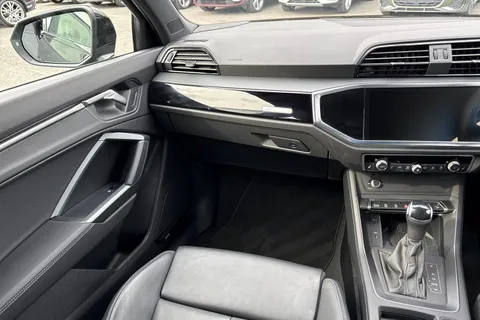 PK24OGV Audi Q3 Black Edition 35 TFSI 150 PS S tronic Thumbnail #20