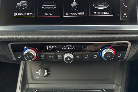 PK24OGV Audi Q3 Black Edition 35 TFSI 150 PS S tronic Thumbnail #22