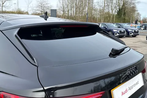 PK24OGV Audi Q3 Black Edition 35 TFSI 150 PS S tronic Thumbnail #32