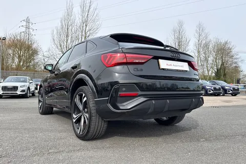 PK24OGV Audi Q3 Black Edition 35 TFSI 150 PS S tronic Thumbnail #37