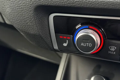 PK24OGV Audi Q3 Black Edition 35 TFSI 150 PS S tronic Thumbnail #48