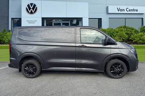 CX26JXJ Volkswagen Transporter 2.0 TDI T32 Commerce Pro Auto 4Motion SWB Euro 6 (s/s) 5dr Thumbnail #4