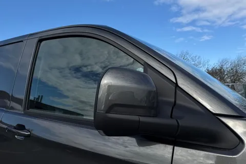 CX26JXJ Volkswagen Transporter 2.0 TDI T32 Commerce Pro Auto 4Motion SWB Euro 6 (s/s) 5dr Thumbnail #27