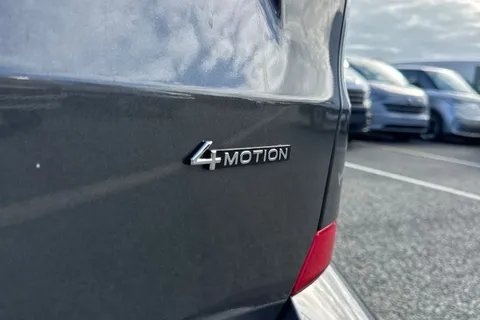 CX26JXJ Volkswagen Transporter 2.0 TDI T32 Commerce Pro Auto 4Motion SWB Euro 6 (s/s) 5dr Thumbnail #31