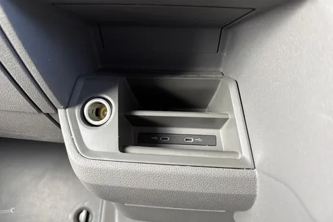 48 of 53 for VOLKSWAGEN CRAFTER 2.0 TDI 140PS Commerce High Roof Van