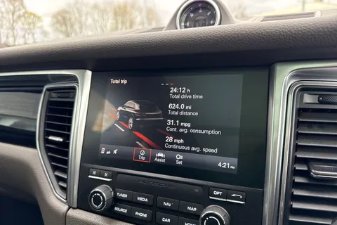 YB67DVK Porsche Macan S Diesel 5dr PDK Thumbnail #57