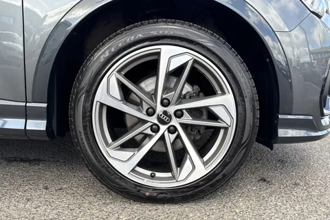 SN22BME Audi Q3 Black Edition 35 TDI  150 PS S tronic Thumbnail #9