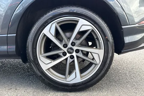 SN22BME Audi Q3 Black Edition 35 TDI  150 PS S tronic Thumbnail #11