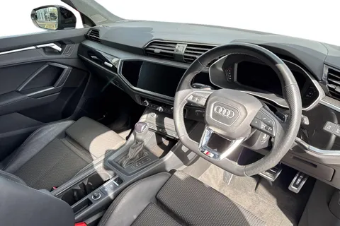 SN22BME Audi Q3 Black Edition 35 TDI  150 PS S tronic Thumbnail #13
