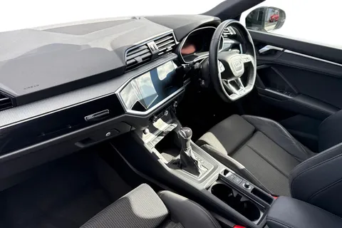 SN22BME Audi Q3 Black Edition 35 TDI  150 PS S tronic Thumbnail #14