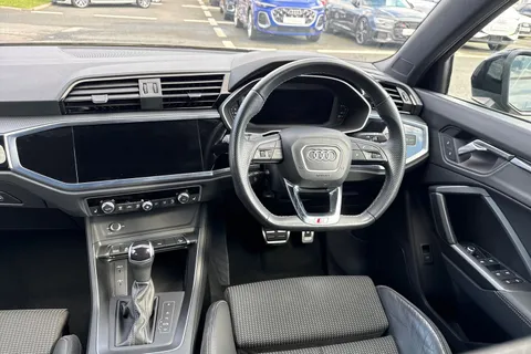 SN22BME Audi Q3 Black Edition 35 TDI  150 PS S tronic Thumbnail #17