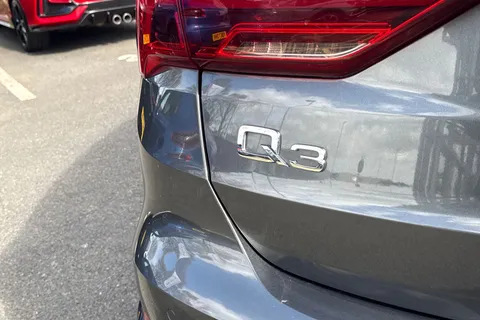 SN22BME Audi Q3 Black Edition 35 TDI  150 PS S tronic Thumbnail #28