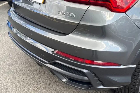 SN22BME Audi Q3 Black Edition 35 TDI  150 PS S tronic Thumbnail #32