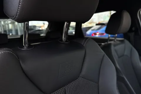 SN22BME Audi Q3 Black Edition 35 TDI  150 PS S tronic Thumbnail #43